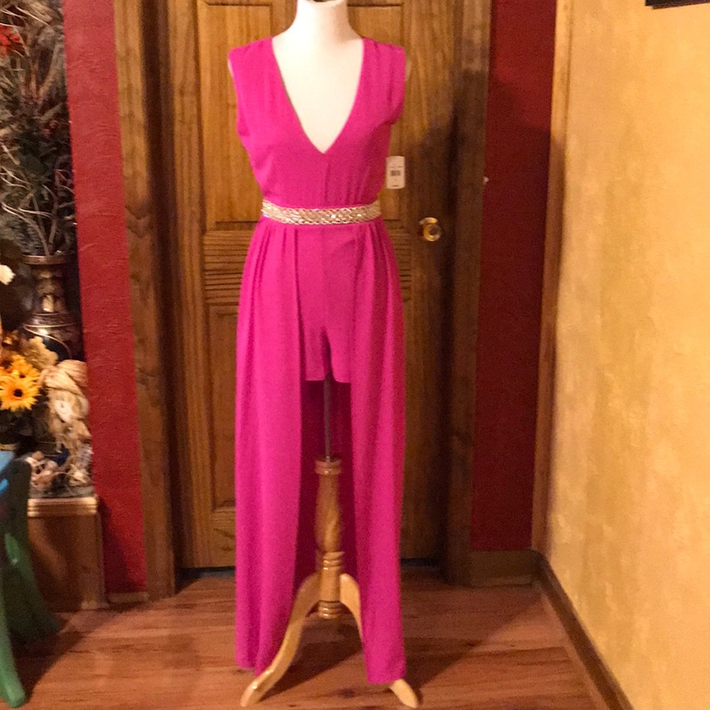 NWT formal hot pants/gown. Perfect for homecoming!